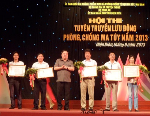 Bế mạc Hội thi tuyên truyền lưu động phòng, chống ma túy 2013 - ảnh 2