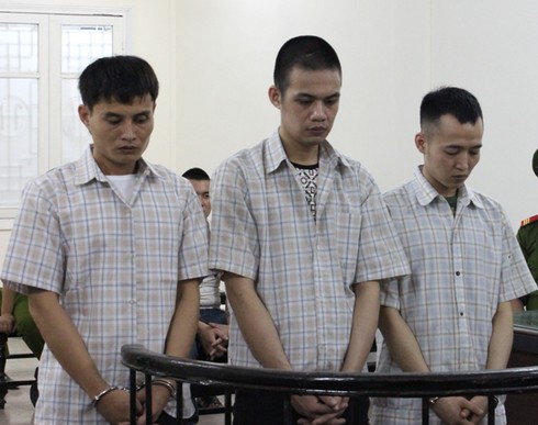 Làm ăn đổ bể, giải quyết mâu thuẫn bằng súng và dao - ảnh 1