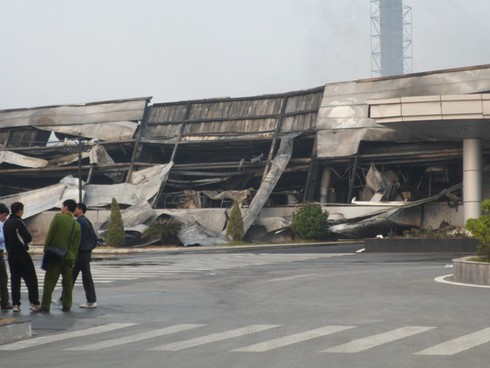 Lửa thiêu rụi xưởng sơn Công ty Mobase Việt Nam - ảnh 3