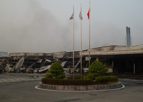 Lửa thiêu rụi xưởng sơn Công ty Mobase Việt Nam - ảnh 4