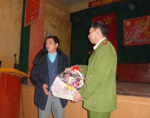 Bộ Công an trao quyết định minh oan cho ông Chấn - ảnh 2