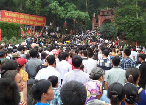 Giỗ tổ Vua Hùng 2014: Trang trọng, thành kính và tiết kiệm - ảnh 1