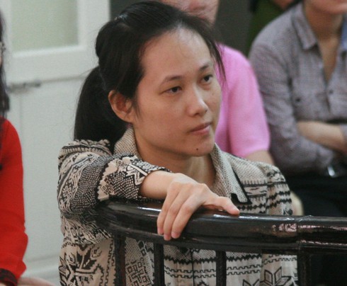 Ham đánh bạc, nữ kế toán lừa đảo chiếm đoạt gần 10 tỷ đồng - ảnh 1