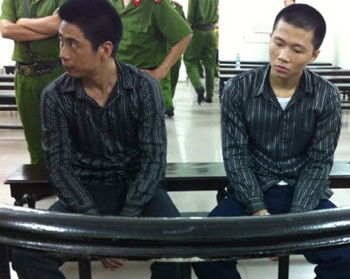 8 giờ tối lẻn vào bóp cổ, cắn cô gái suýt chết để cướp của - ảnh 2
