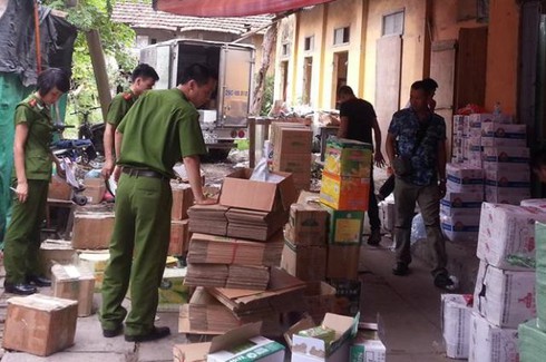 Hà Nội: Bắt chủ kho hàng