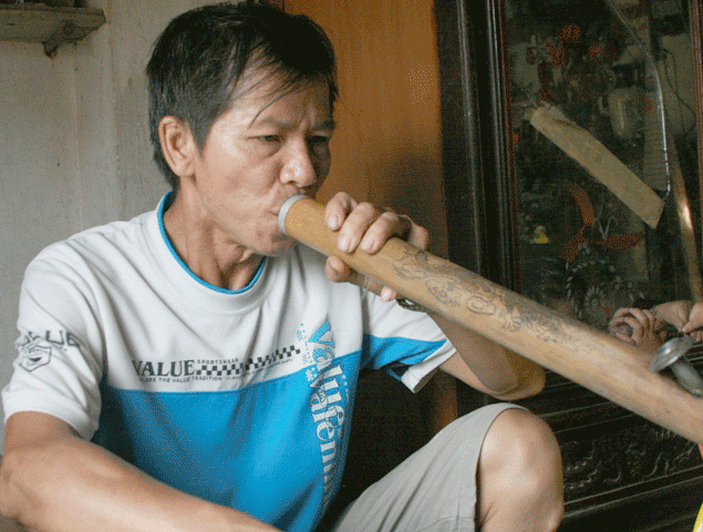 Ông Nguyễn Thanh Chấn công bố lưu bút của những người đến thăm - ảnh 1