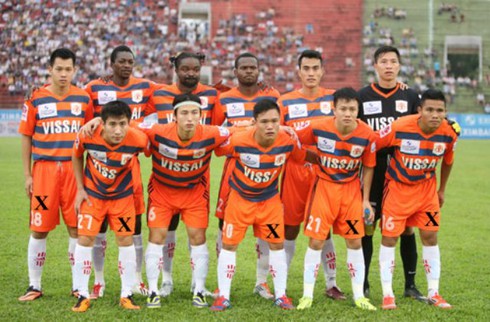 Sáng nay 9 cầu thủ đội Vissai Ninh Bình bán độ hầu tòa - ảnh 1