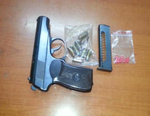 Tài xế “ngáo đá” mang súng đạn và ma túy trên xế hộp - ảnh 3