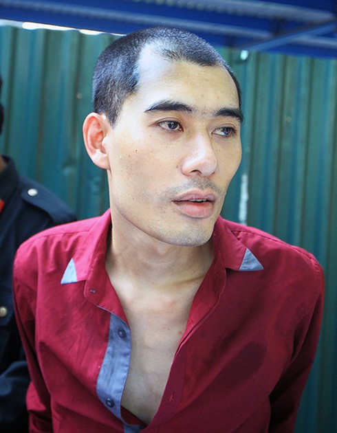 Treo ma túy trước xe còn ngang nhiên không đội mũ bảo hiểm - ảnh 2