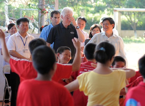 Một ngày làm việc của cựu Tổng thống Mỹ Bill Clinton tại Việt Nam - ảnh 11