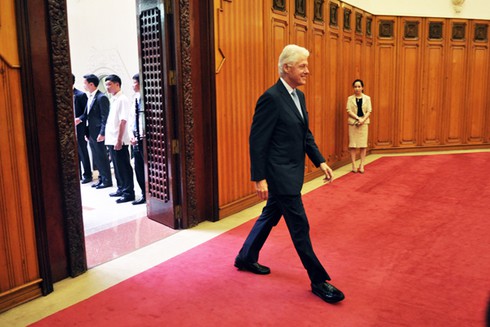 Một ngày làm việc của cựu Tổng thống Mỹ Bill Clinton tại Việt Nam - ảnh 1