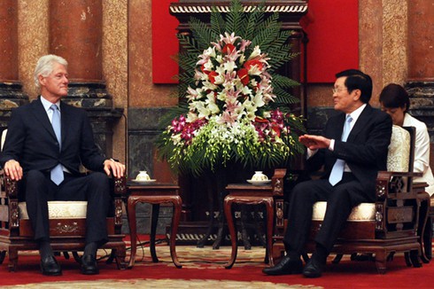 Một ngày làm việc của cựu Tổng thống Mỹ Bill Clinton tại Việt Nam - ảnh 2