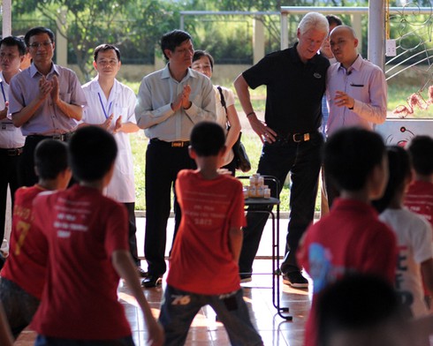 Một ngày làm việc của cựu Tổng thống Mỹ Bill Clinton tại Việt Nam - ảnh 7