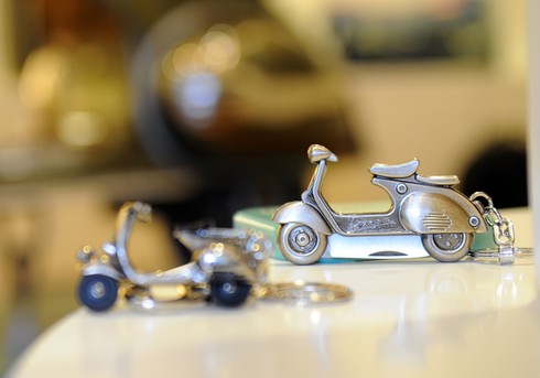 Không gian đồ chơi 'độc' cho dân mê xe Vespa Hà Nội - ảnh 8