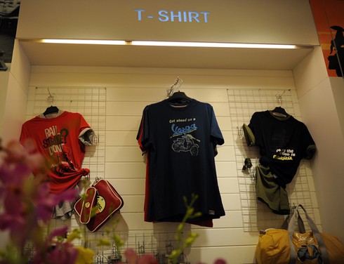 Không gian đồ chơi 'độc' cho dân mê xe Vespa Hà Nội - ảnh 10