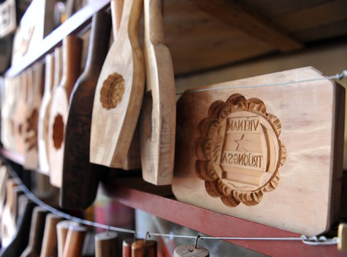 Nhộn nhịp làng làm khuôn bánh Trung Thu truyền thống của Hà Nội - ảnh 12