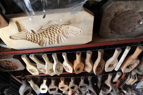 Nhộn nhịp làng làm khuôn bánh Trung Thu truyền thống của Hà Nội - ảnh 5