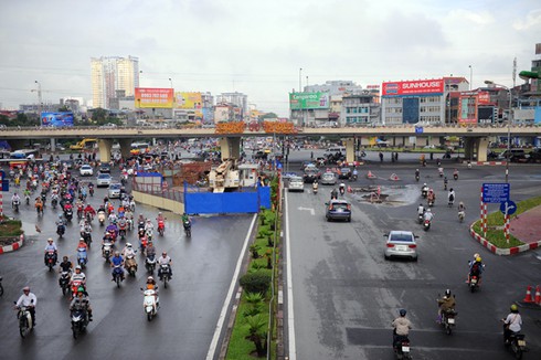 Hà Nội: Ngày đầu tiên cấm ô tô toàn tuyến Cầu Giấy - Xuân Thủy - ảnh 16