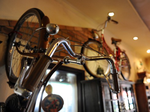 Thăm các 'cụ' xe, càng già càng đẹp ở Hà Nội - ảnh 10