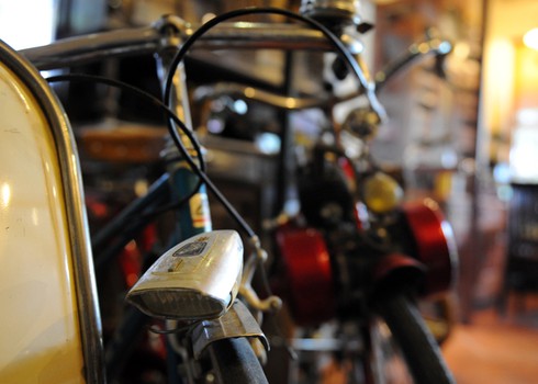 Thăm các 'cụ' xe, càng già càng đẹp ở Hà Nội - ảnh 9