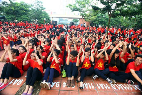 Lễ khai giảng đặc biệt ở trường Lương Thế Vinh: Đỏ rực cờ sao - ảnh 13