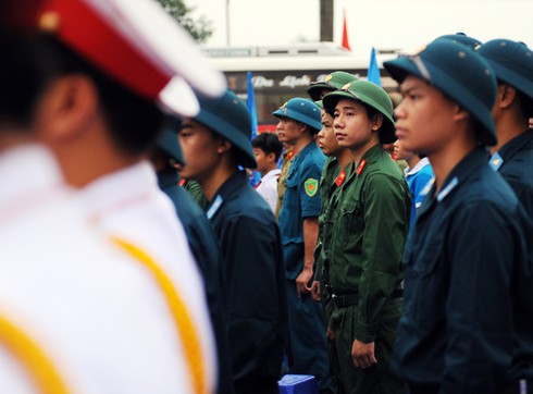 Hà Nội tiễn hàng nghìn thanh niên nhập ngũ - ảnh 5