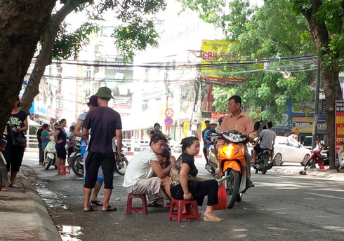 Bán kết AFF U19 Cup 2014: Vé chợ đen tăng gấp gần 10 lần giá gốc - ảnh 10