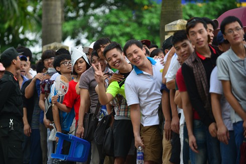 Bán kết AFF U19 Cup 2014: Vé chợ đen tăng gấp gần 10 lần giá gốc - ảnh 1