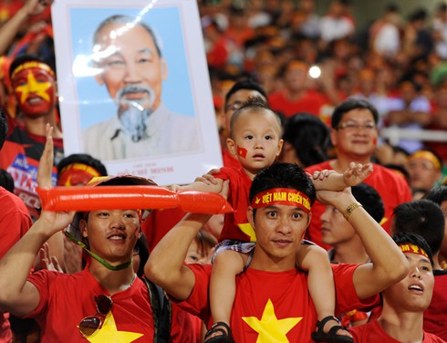 Những cổ động viên nhí của đội tuyển U19 Việt Nam - ảnh 3