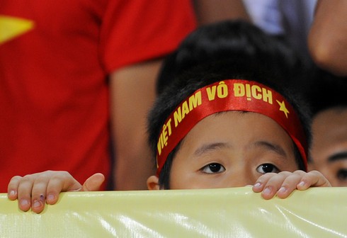 Những cổ động viên nhí của đội tuyển U19 Việt Nam - ảnh 5