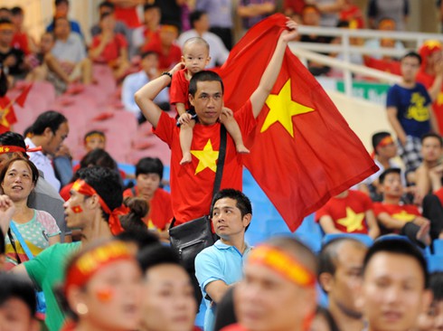 Những cổ động viên nhí của đội tuyển U19 Việt Nam - ảnh 13