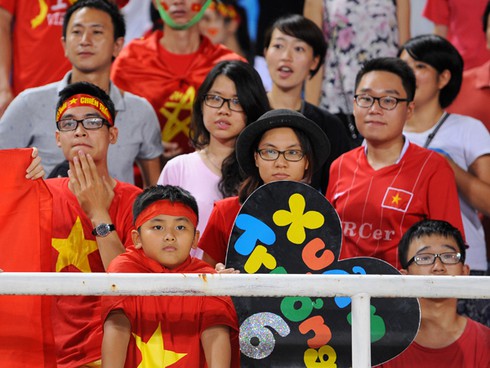Những cổ động viên nhí của đội tuyển U19 Việt Nam - ảnh 12
