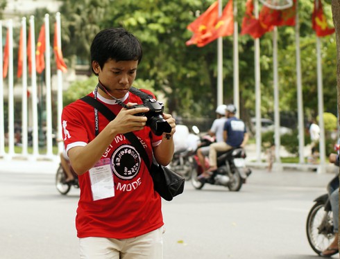 Hà Nội tràn ngập nhiếp ảnh trong ngày cuối tuần - ảnh 2
