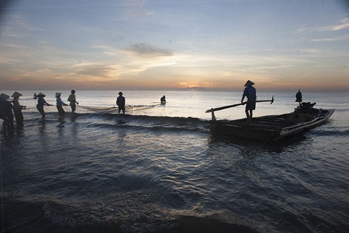 Sáng sớm trên biển Tĩnh Gia - ảnh 3