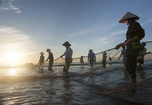Sáng sớm trên biển Tĩnh Gia - ảnh 9