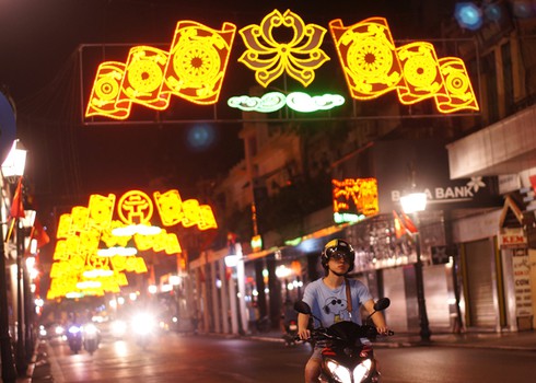 Hà Nội lộng lẫy chào đón 60 năm ngày giải phóng Thủ đô 10/10 - ảnh 6