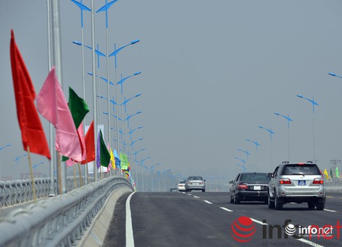 Thông xe cầu Đông Trù - cây cầu rộng nhất cả nước nối vào Quốc lộ 5 - ảnh 2