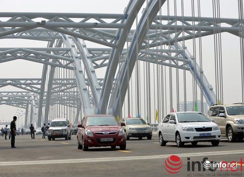 Thông xe cầu Đông Trù - cây cầu rộng nhất cả nước nối vào Quốc lộ 5 - ảnh 3