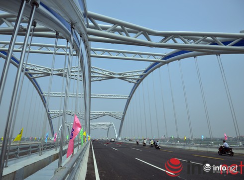 Thông xe cầu Đông Trù - cây cầu rộng nhất cả nước nối vào Quốc lộ 5 - ảnh 5