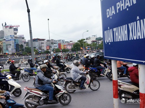 Vì sao tắc nghẽn thành chuyện thường trên đường Nguyễn Trãi? - ảnh 1