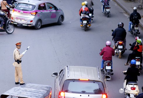 Vì sao tắc nghẽn thành chuyện thường trên đường Nguyễn Trãi? - ảnh 11