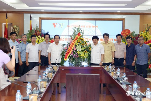 Bộ trưởng Trương Minh Tuấn thăm, chúc mừng 21/6 bốn cơ quan báo chí chủ lực - ảnh 2