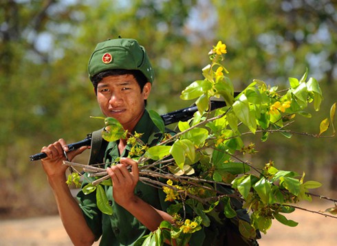 Lính biên phòng chào cột mốc trước thềm năm mới - ảnh 3