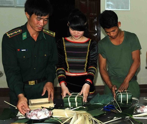 Lính biên phòng chào cột mốc trước thềm năm mới - ảnh 8