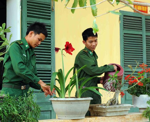 Lính biên phòng chào cột mốc trước thềm năm mới - ảnh 11