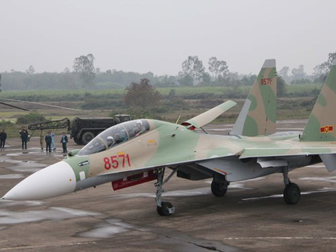 Phi công 8X Việt Nam điều khiển tiêm kích SU-30MK2 - ảnh 1
