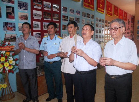 Cuộc gặp lịch sử của phi đội ném bom sân bay Tân Sơn Nhất - ảnh 1