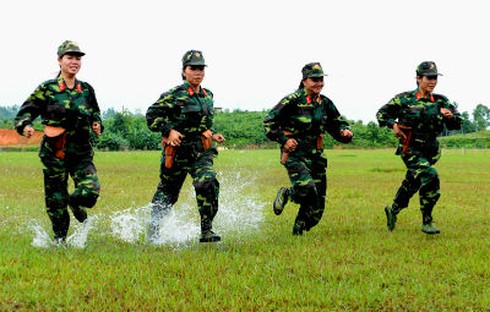 Khi “Bóng hồng” nổ súng - ảnh 1