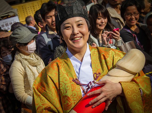 Cười đỏ mặt với Lễ hội Hounen Matsuri Nhật Bản - ảnh 6