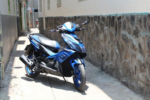 Honda Air Blade độ xanh lam cảm hứng mô tô Ducati - ảnh 1